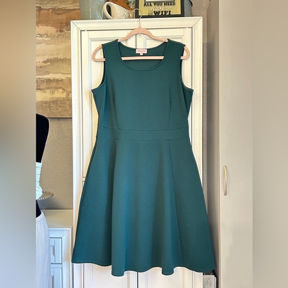 Twee‎ Style Plus Size 1X Dark Green Stretchy Sleeveless Dress Holiday - Picture 1 of 7